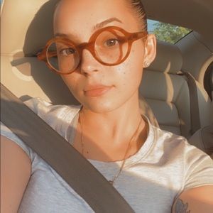 Meet your Posher, Wilnelia